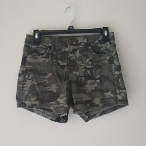 Vanilla Star Camo Shorts